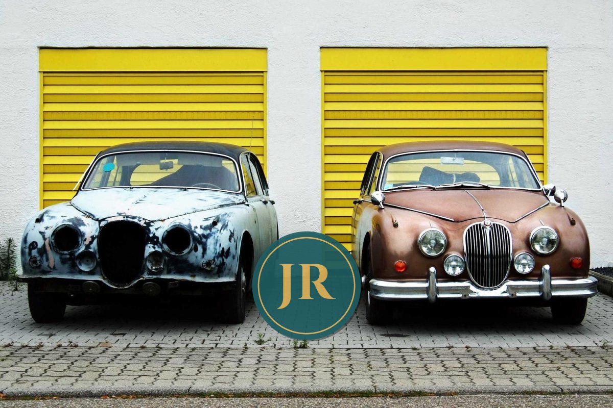The same photo with the logo on a transparent background, sitting cleanly between the cars