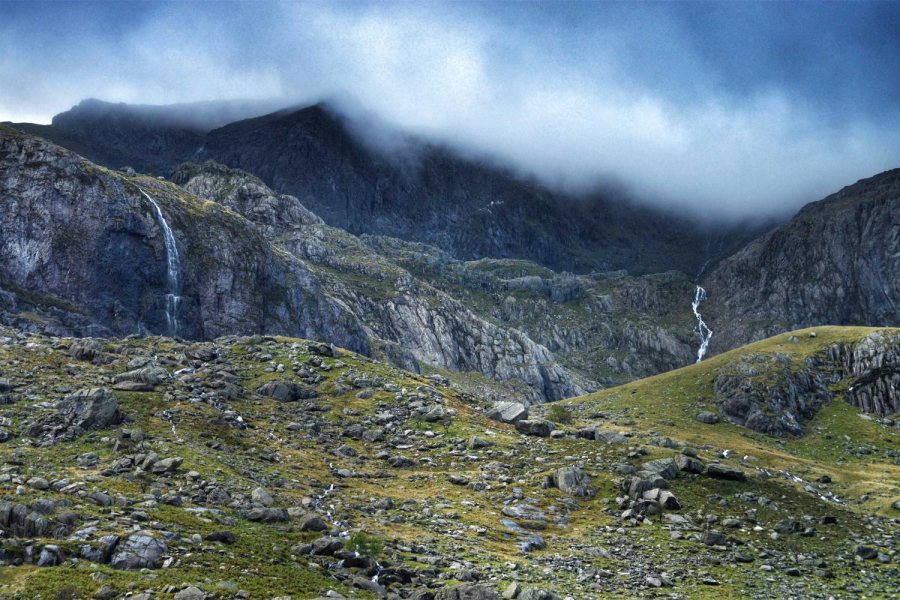 The original mountain valley photo